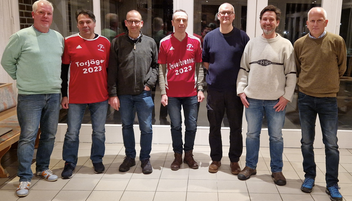 Vorstand AltHerren-Abteilung SC Union 08 Lüdinghausen. Die Spieler Gjeugjet Dinaj und Stephan Strotmann wurden ausgezeichnet.