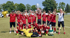 "Rückrunde" mit Bravour gemeistert! Mit einem knappen Sieg im Spitzenspiel, Union Lüdinghausen - SG Coesfeld 06 II 2:1 (0:1), krönt unsere D-Jugend, ihre Saison. Verdienter Platz 1 