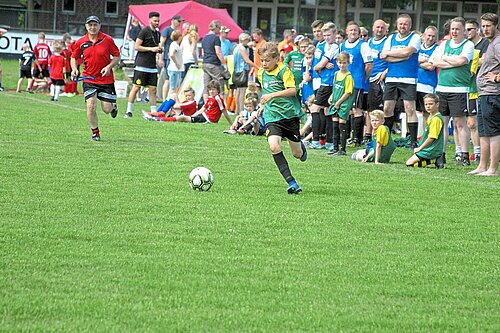 Wann immer der Nachwuchs am Sonntag auf dem Westfalenring Gas gab, hatten die Älteren – zumindest läuferisch – das Nachsehen. Foto WN