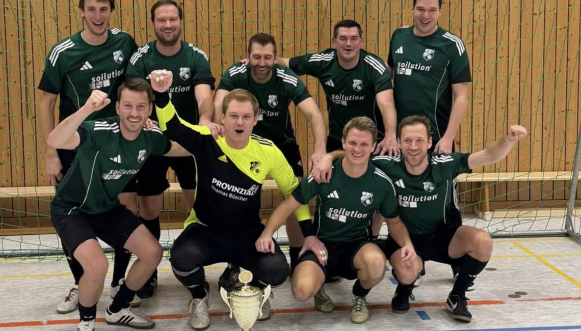 SF Merfeld sind die Gewinner des „Getränke-Krey-Cup“ bei den AltHerren 2026. 