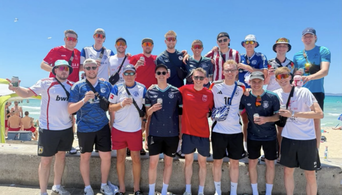 Natürlich drücken wir unseren Jugendteams auch von Malle aus die Daumen. Macht die Aufstiege klar! Eure Erste 