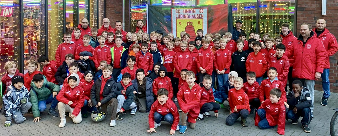 Am Freitag (12.12.) besuchten alle F und E-Jugendmannschaften des SC Union 08 Lüdinghausen das Cinemotion in Lüdinghausen.