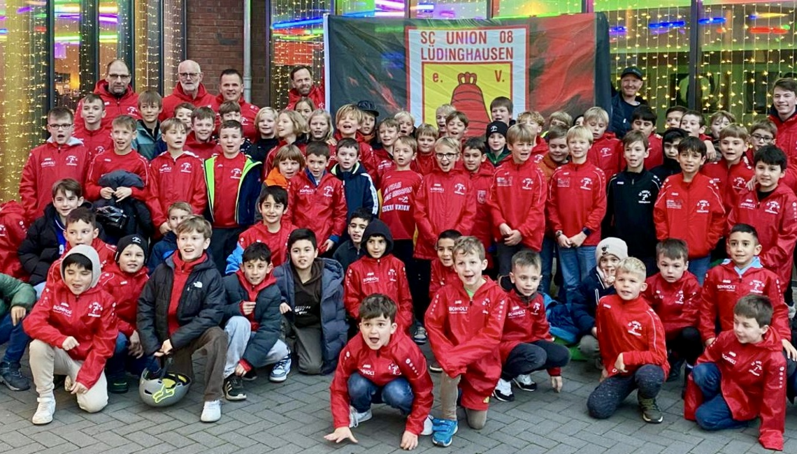 Alle F und E-Jugendmannschaften des SC Union 08 Lüdinghausen besuchen das Cinemotion.