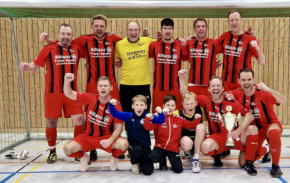 Im Vorjahr siegreich: die U40 der DJK SF Datteln.