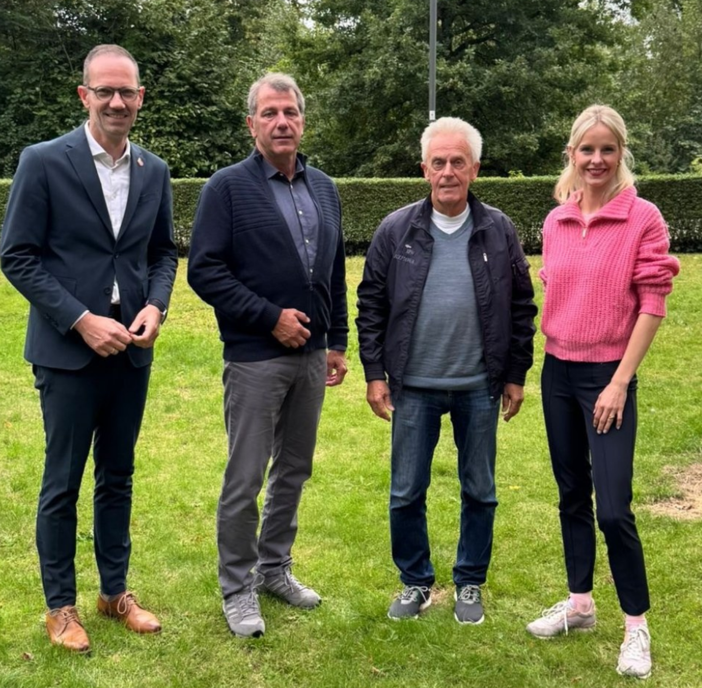 Bürgermeister Ansgar Mertens und Moderatorin Julia Wulf trafen auf Michael Schnaase und Helmut Nottenkämper.